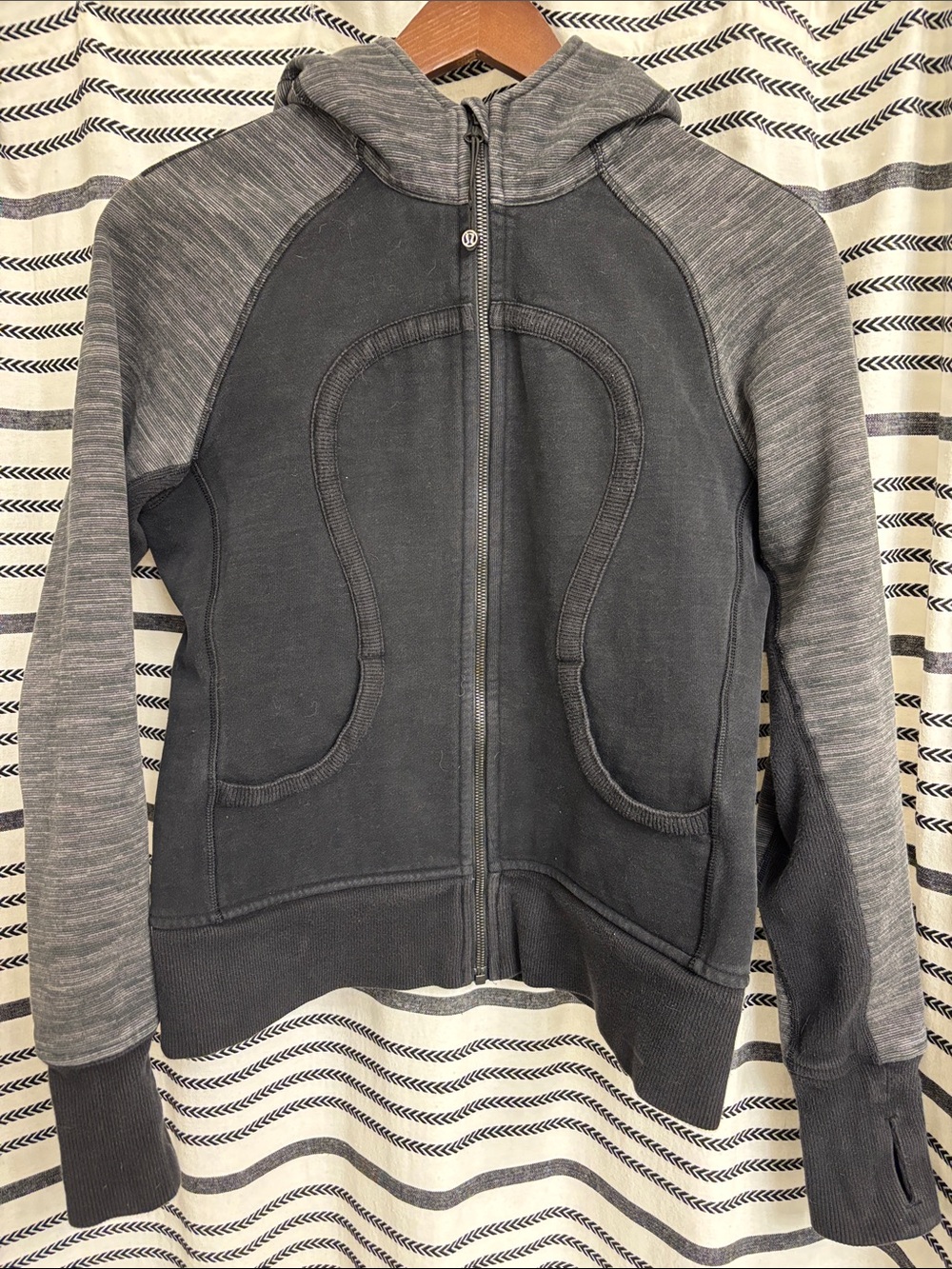lululemon athletica Charcoal & Heather Gray Scuba Hooded Zip Jacket Size 8